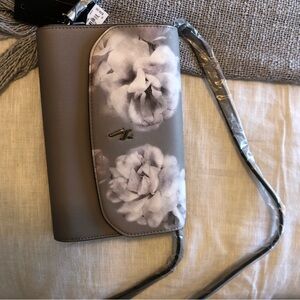 Small Vera wang cross body bag nwt